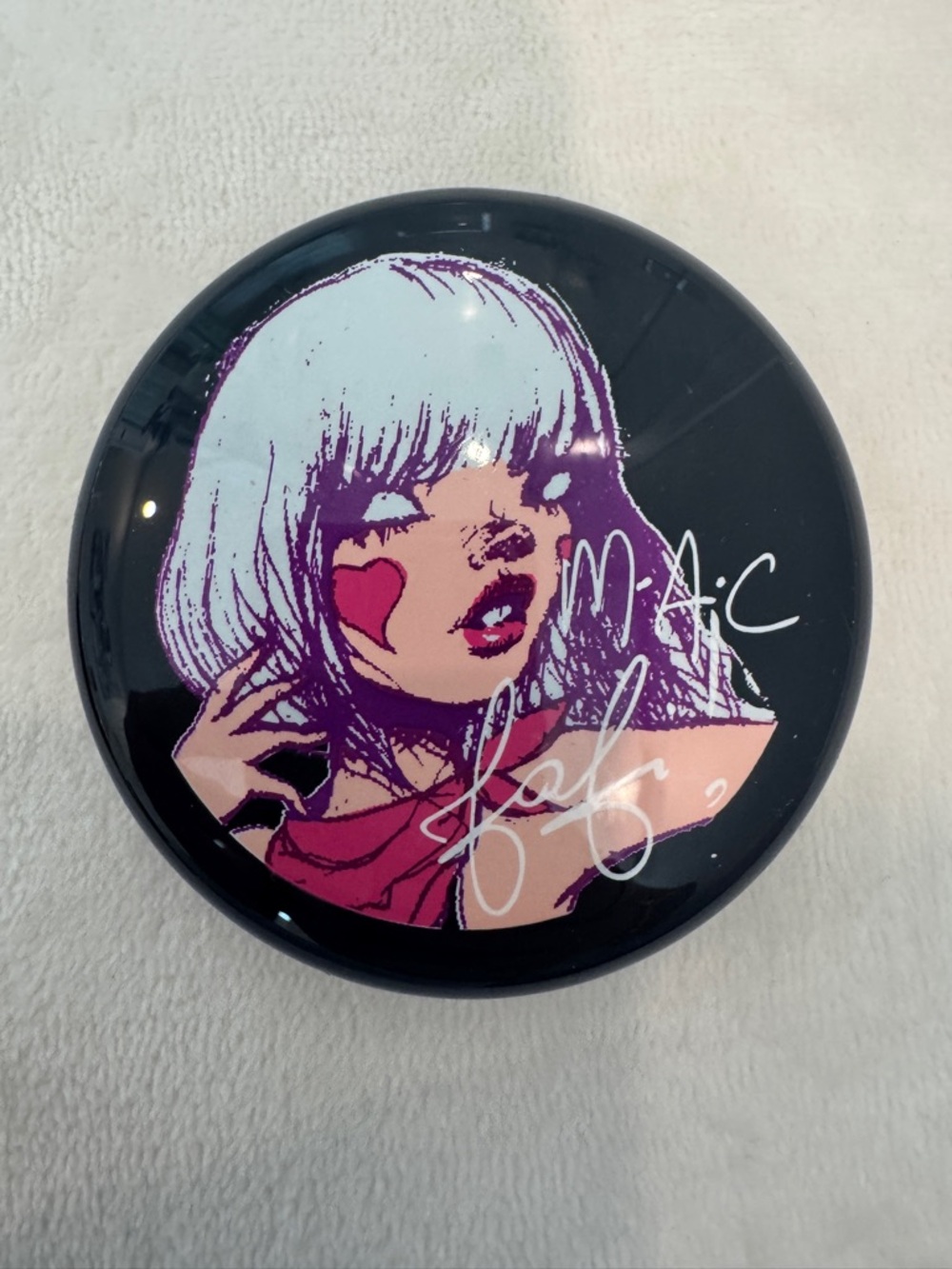 MAC limited Edition Fafi Sassed Up Irridescent Powder - Picture 3 of 5
